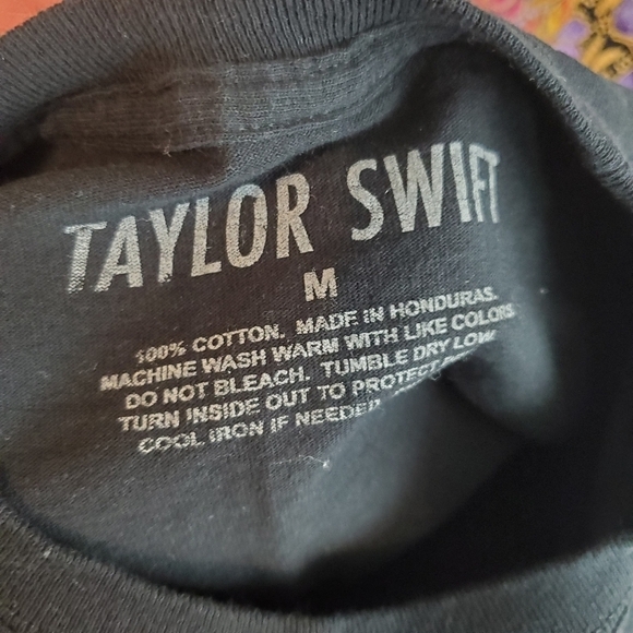 Taylor Swift Tshirt Womens Medium Black 2022 Balloons Swiftie Long Sleeve NYE - Picture 3 of 8